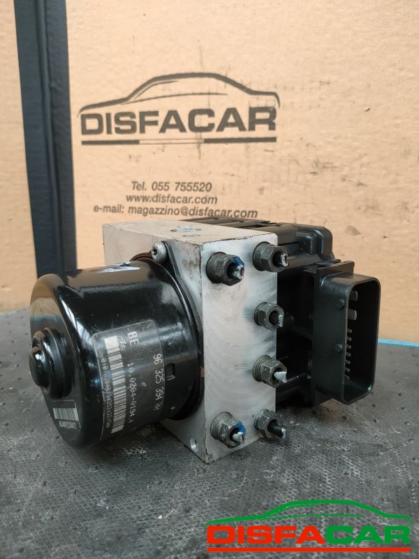 Centralina ABS usata Peugeot 206 1998, codice 10.0204-0194.4 – foto 2 di 9