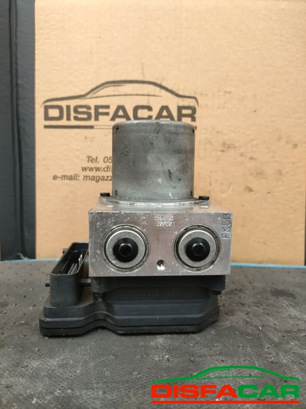 Centralina ABS usata Kia Sportage 2A SERIE 2WD 2004, codice 58920-0z00 – foto 4 di 9