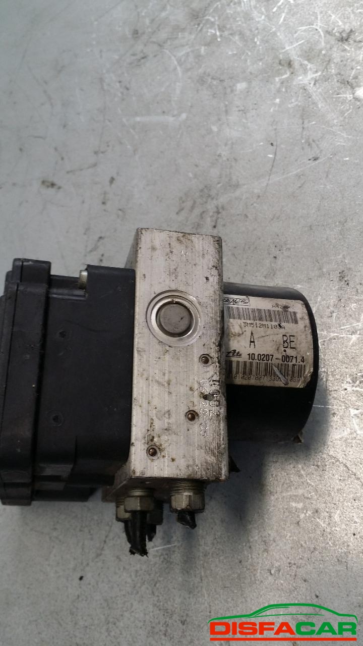 Centralina ABS usata Ford Focus 2004, codice 3m51-2m110-ja – foto 2 di 2