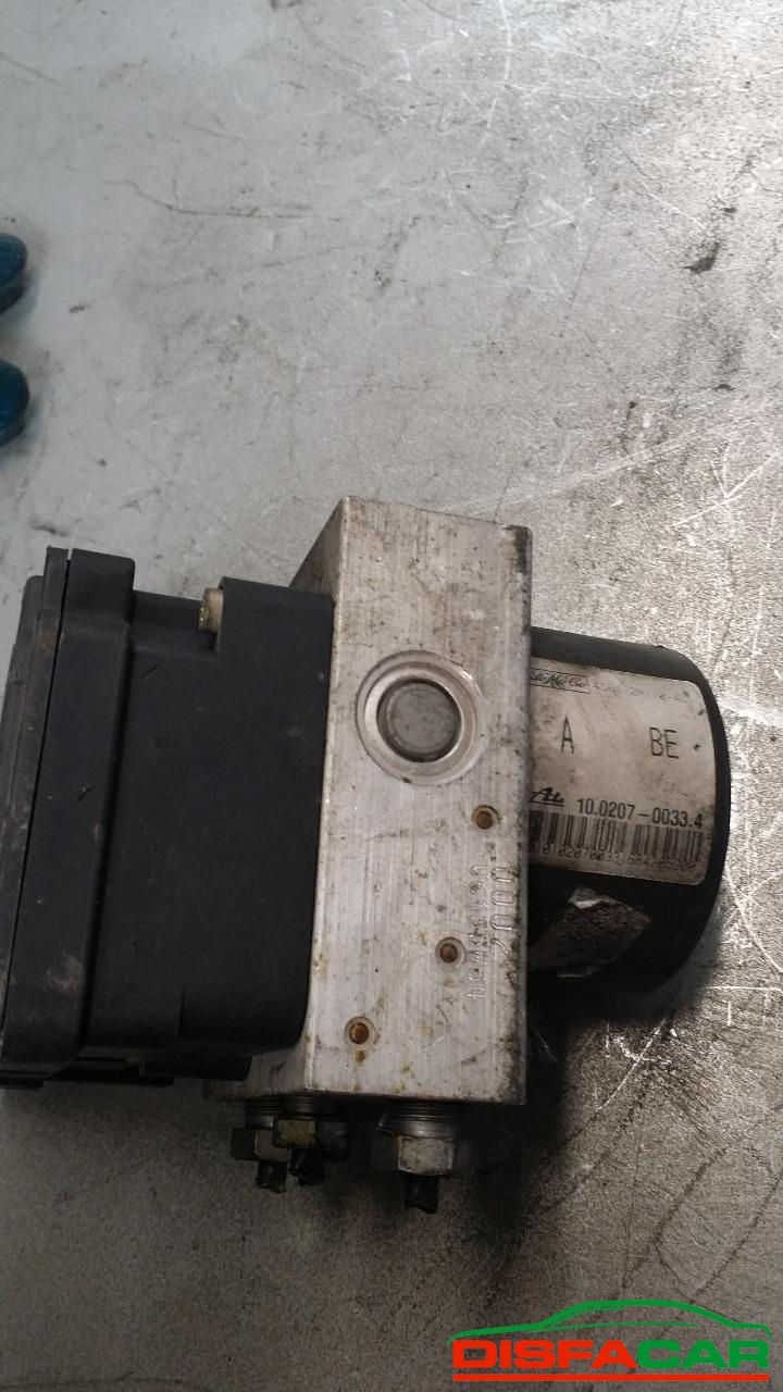 Centralina ABS usata Ford Fiesta 2002, codice 4s61-2m110-ac – foto 2 di 2