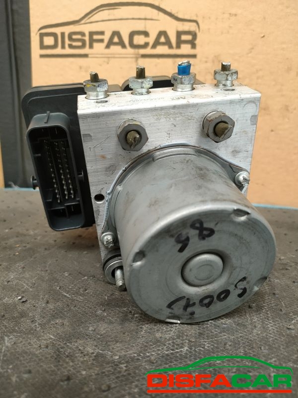 Centralina ABS usata Mahindra XUV 500 2011, codice 0265255834 – foto 2 di 11