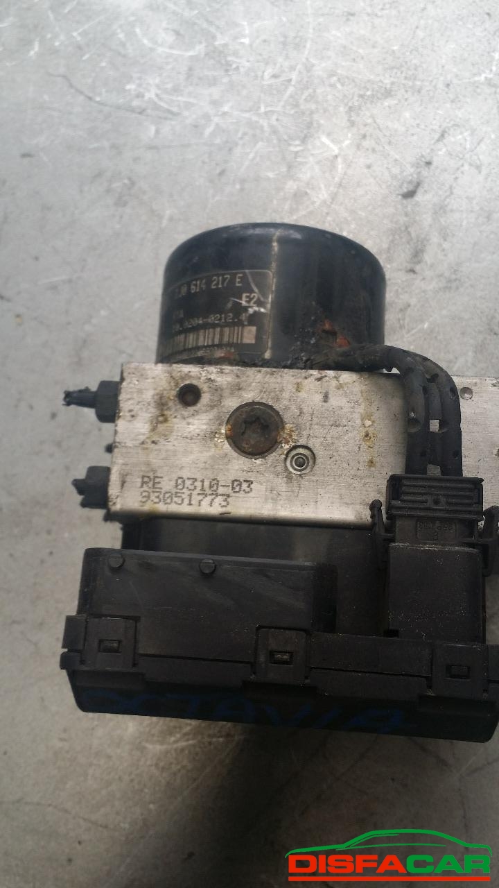 Centralina ABS usata Volkswagen Golf 2000, codice oem – foto 2 di 2