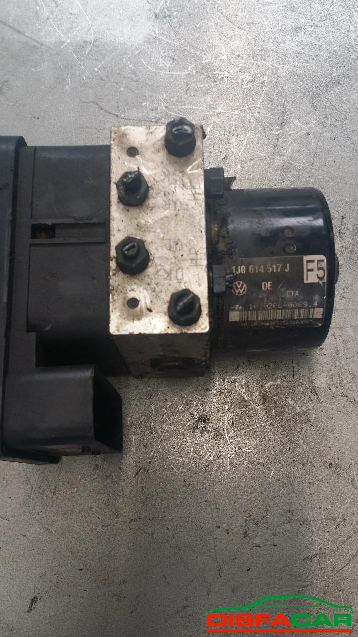 Centralina ABS usata Volkswagen Golf 2002, codice oem – foto 2 di 2