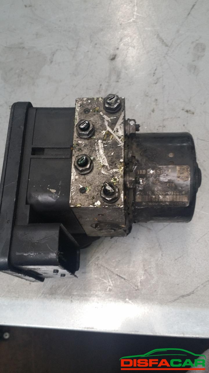 Centralina ABS usata Volkswagen Golf 2004, codice 10.0206-0106.4 – foto 2 di 2