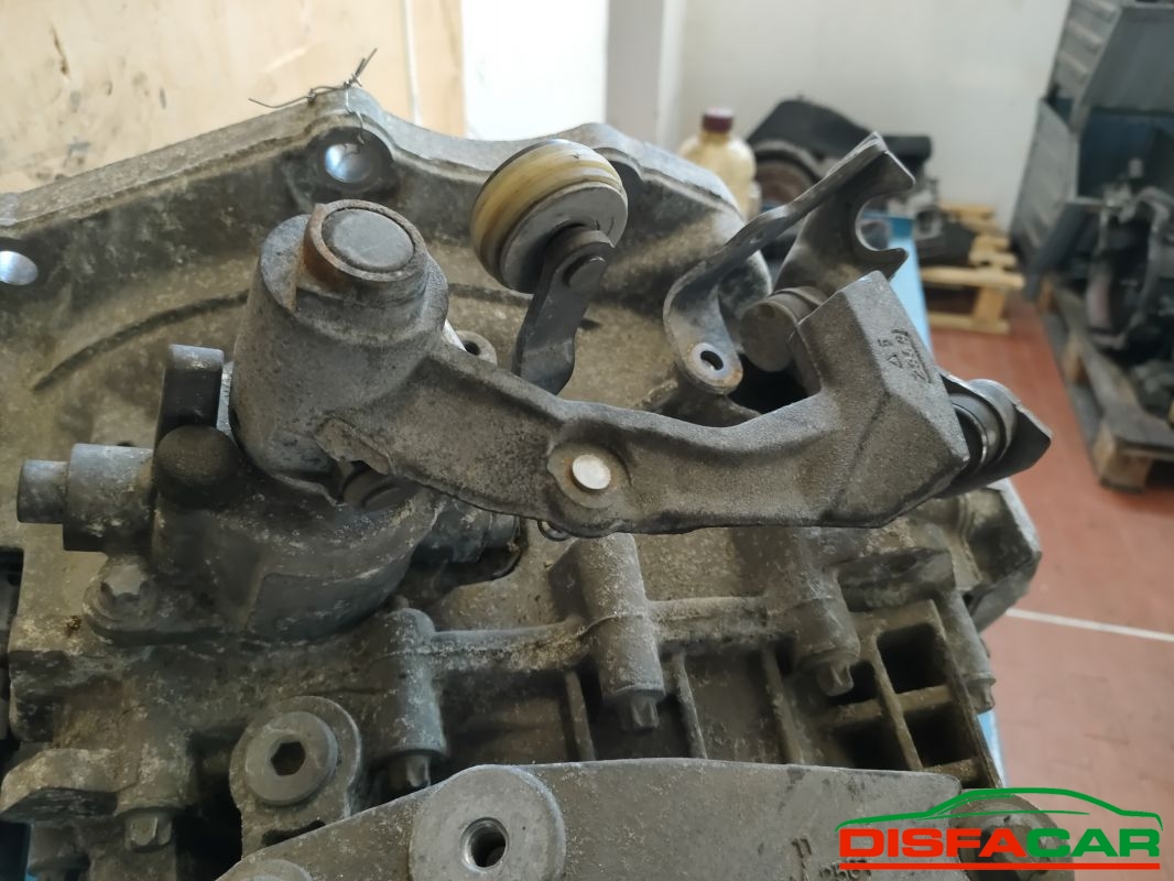 Cambio usato Opel Zafira B 2010, codice m320fam1 – foto 10 di 14