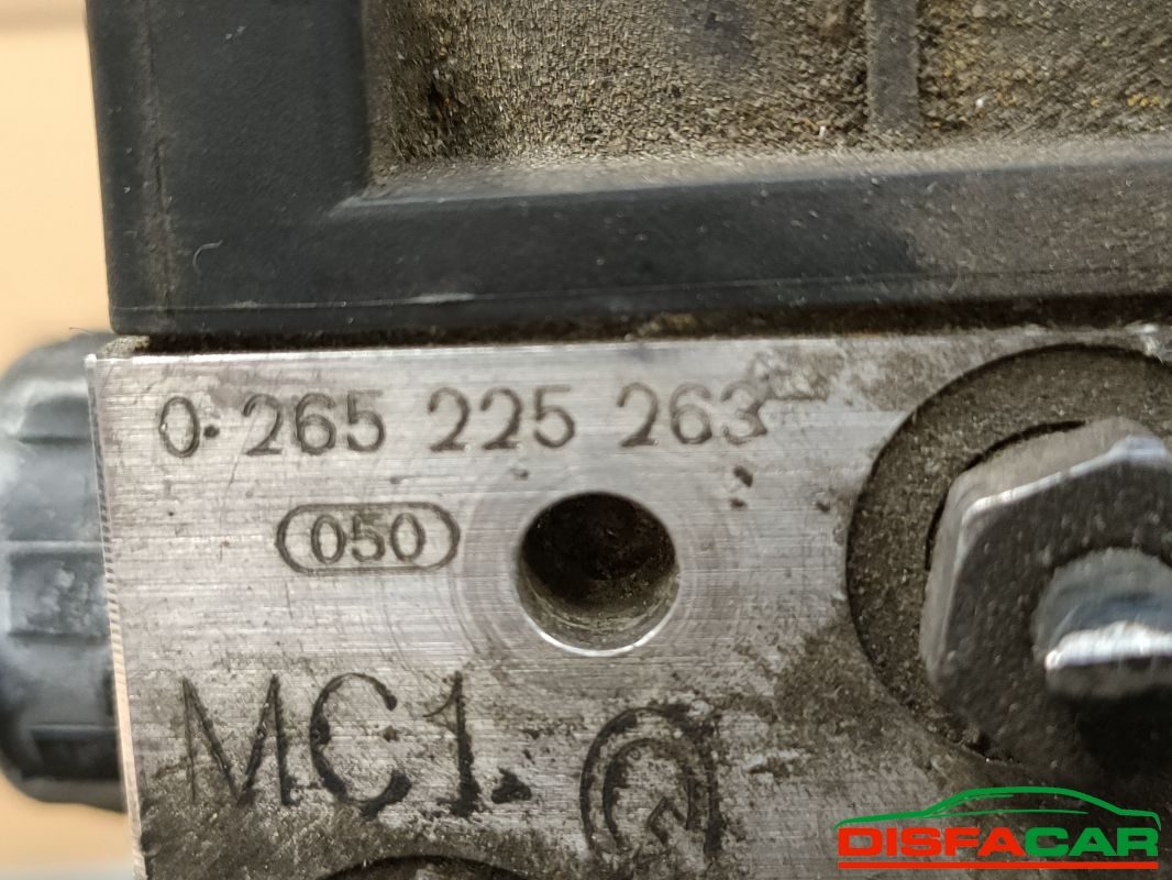 Centralina ABS usata Alfa Romeo Alfa 156 (X1) 4x4 2003, codice 0265225263 – foto 3 di 11