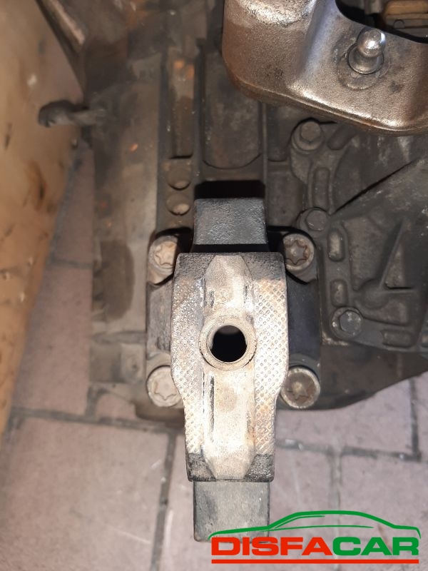 Cambio usato Ford Transit 260 2000, codice 1c1r7002af – foto 9 di 12
