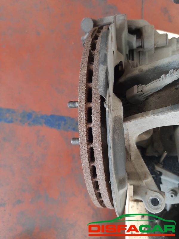 Telaietto anteriore usato Volvo C30 2006, codice D5244T – foto 5 di 14