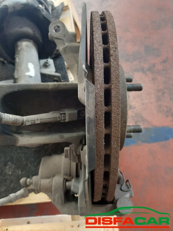 Telaietto anteriore usato Volvo C30 2006, codice D5244T – foto 3 di 14