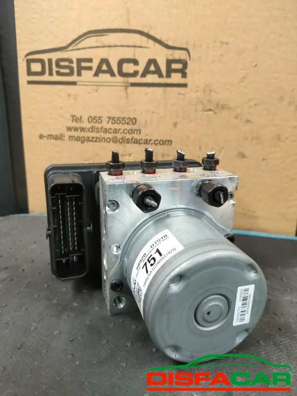 Centralina ABS usata Hyundai Tucson 3A SERIE 2WD M/T 2015, codice 58920-d7510 – foto 2 di 10
