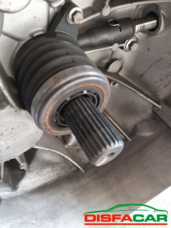 Cambio usato Volvo V40 2012, codice ju3r7002ahb – foto 2 di 12