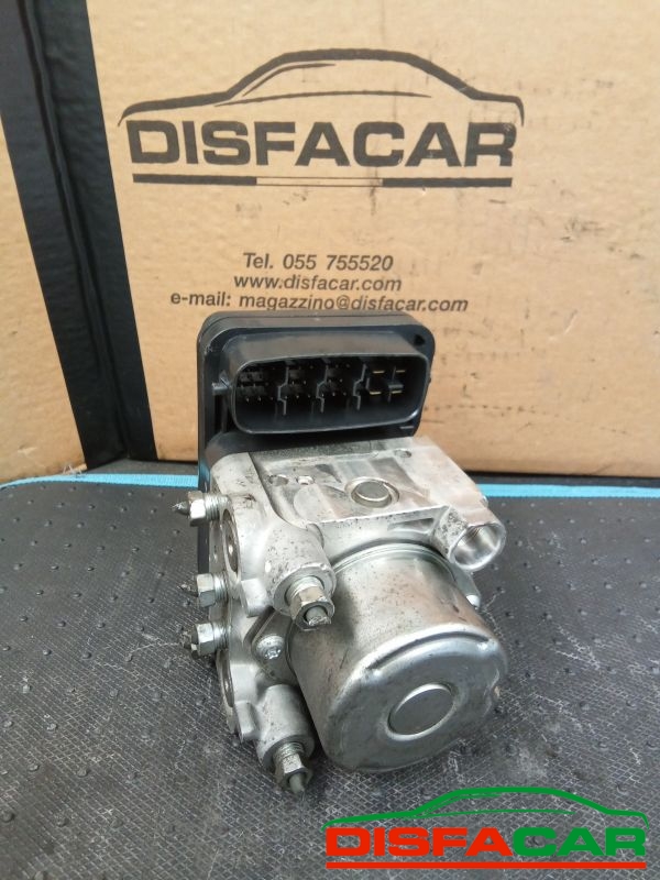 Centralina ABS usata Daihatsu Terios 2A SERIE 2006, codice 44510-b4020 – foto 2 di 8