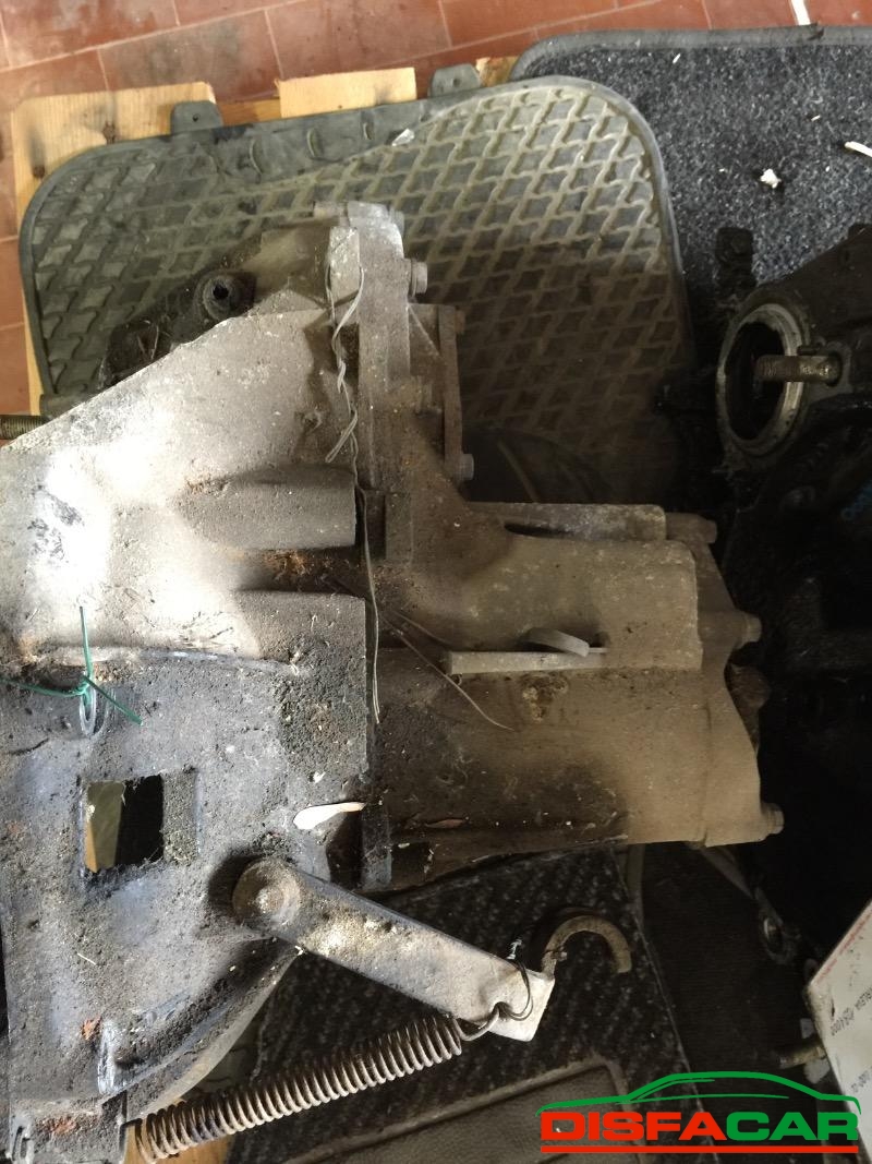 Cambio usato Fiat 128 rottura parte sulla campana, codice 128A000 – foto 2 di 3