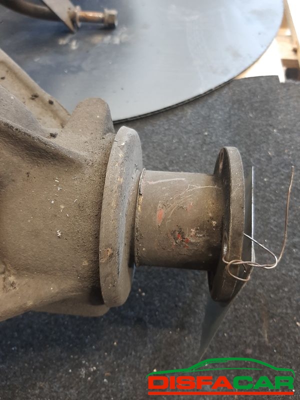Differenziale posteriore usato Iveco DAILY Flangia attacco albero tonda passo 9 40 1990, codice 08n94 – foto 9 di 16
