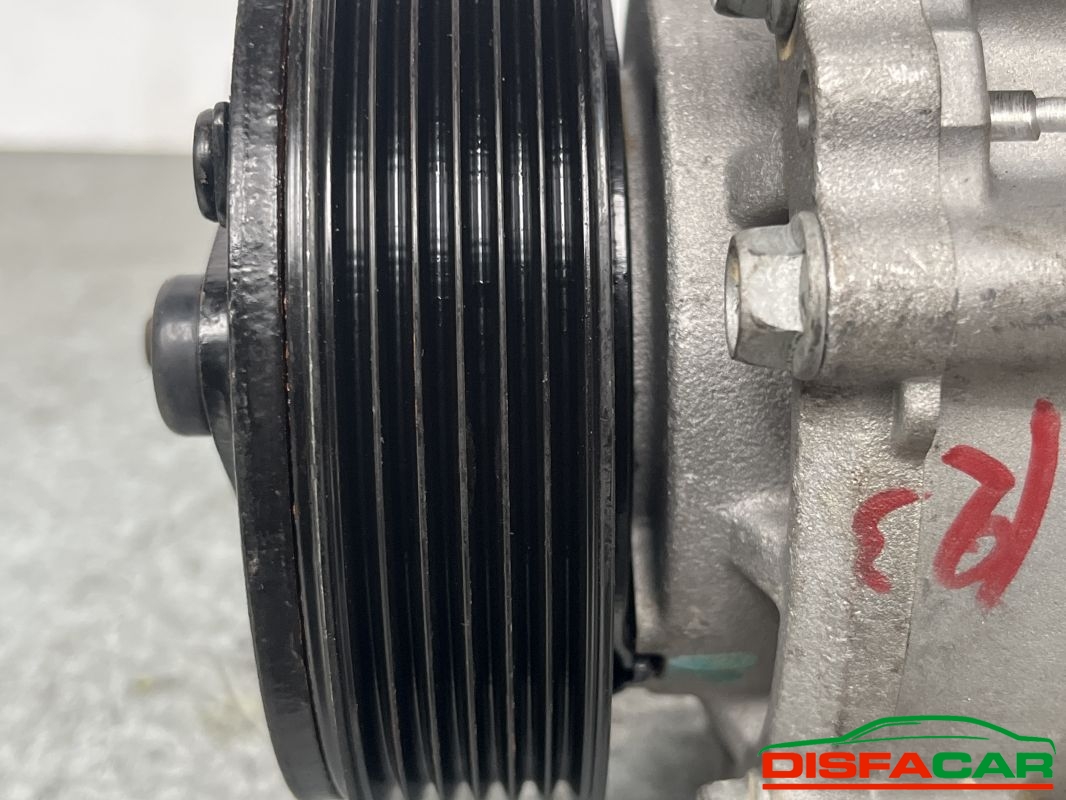 Compressore clima usato Peugeot 208, codice 9827596080 – foto 5 di 8