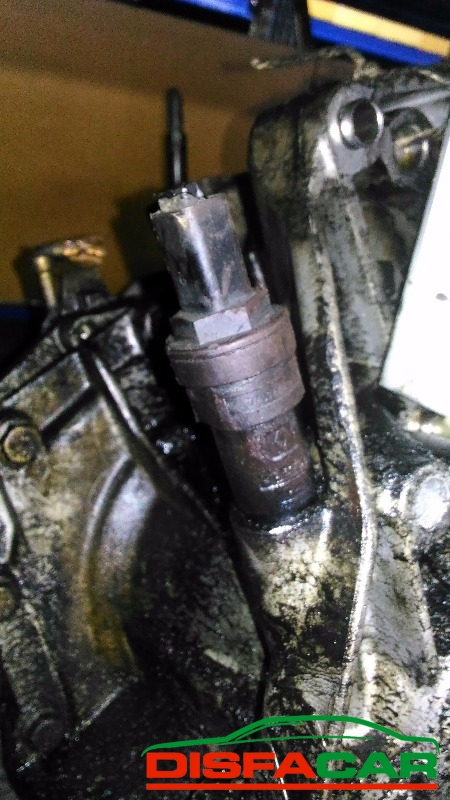 Cambio usato Renault Kangoo Clio 1997, codice F8QK6 – foto 4 di 8