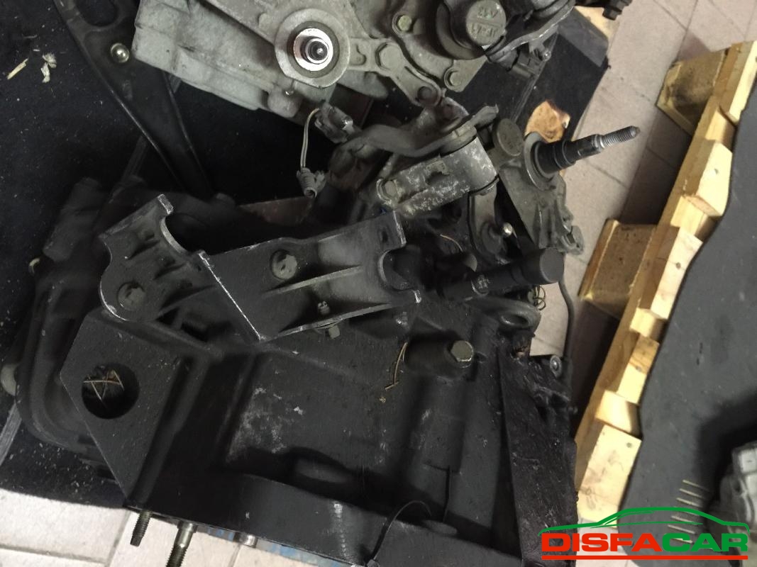 Cambio usato Renault Scenic 2A SERIE MEGANE - Scenic 2002, codice F9QB8 – foto 2 di 7