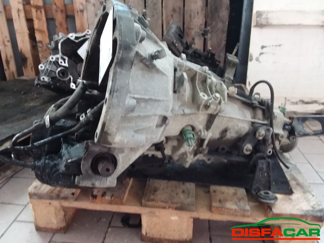 Cambio usato Renault Trafic 1992, codice S8UD7 – foto 3 di 5