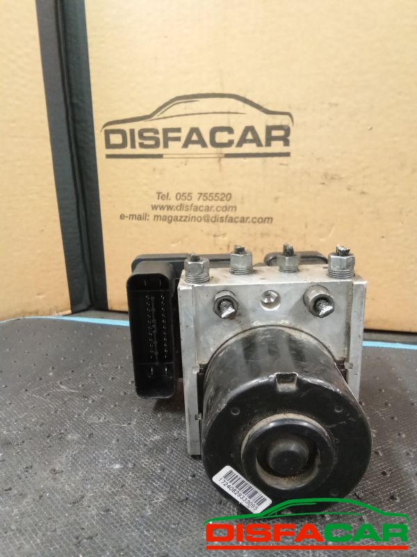 Centralina ABS usata Peugeot 206 1998, codice 10.0207-0068.4 – foto 2 di 8