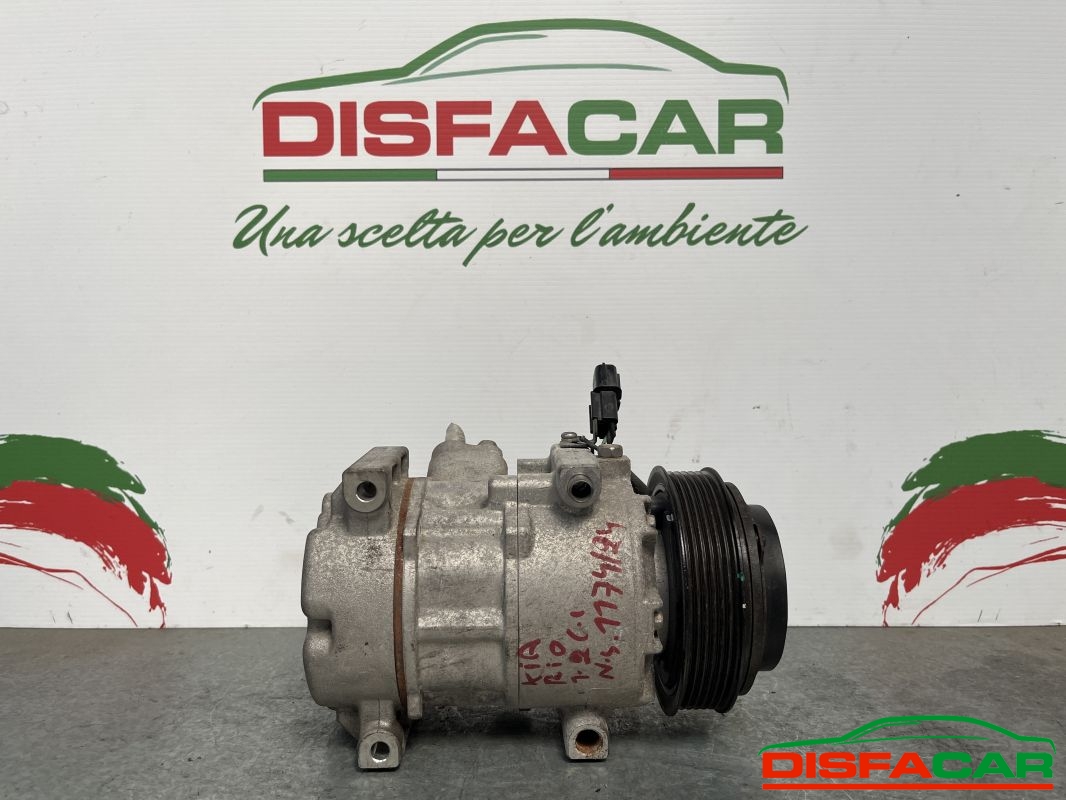 Compressore clima usato Kia Rio 4a serie 2017, codice 1e39e-17000 – foto 3 di 8