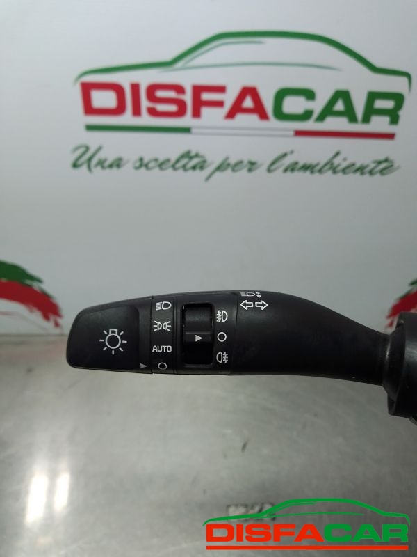 Devioluci usato Kia Rio 4a serie completo 2017, codice 93403-h8950 – foto 2 di 6