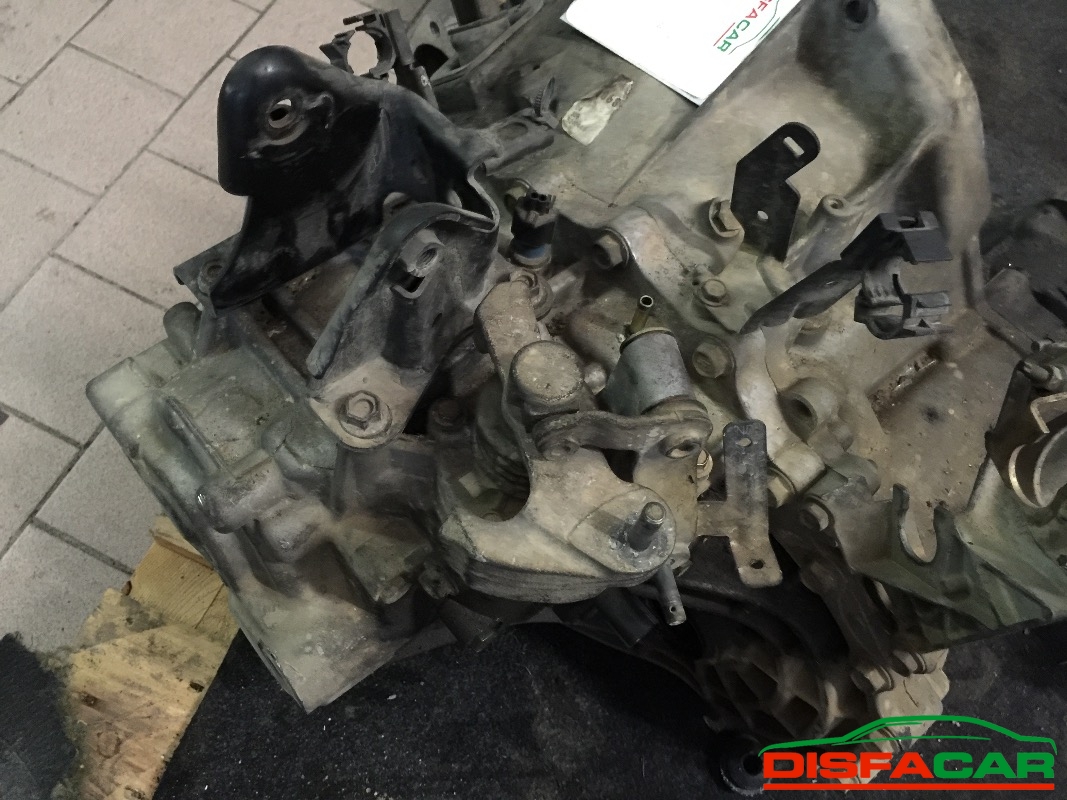Cambio usato Nissan X-Trail 4X4 2001, codice YD22 – foto 6 di 6