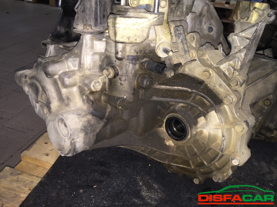 Cambio usato Nissan X-Trail 4X4 2001, codice YD22 – foto 5 di 6