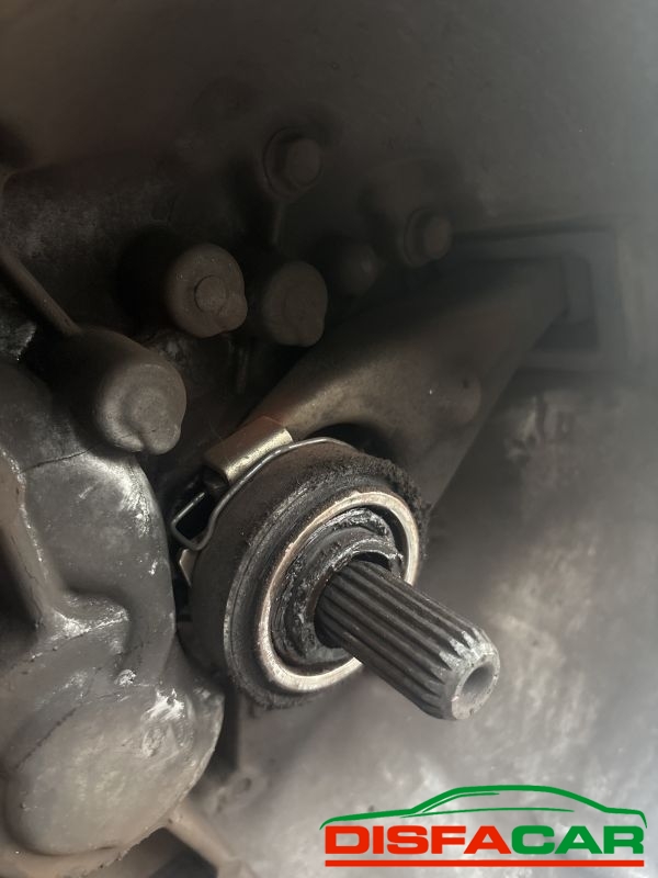 Cambio usato Toyota Yaris 1.0 VVTI 2002, codice 1SZFE – foto 7 di 9