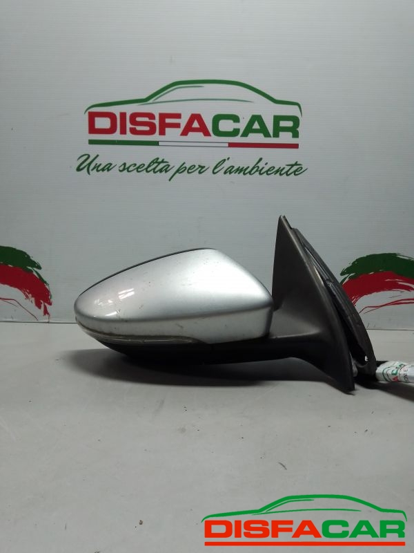 Retrovisore esterno usato Volkswagen Passat 7a serie elettrico dx con luce di cortesia (senza spinotto) 2010 – foto 2 di 5