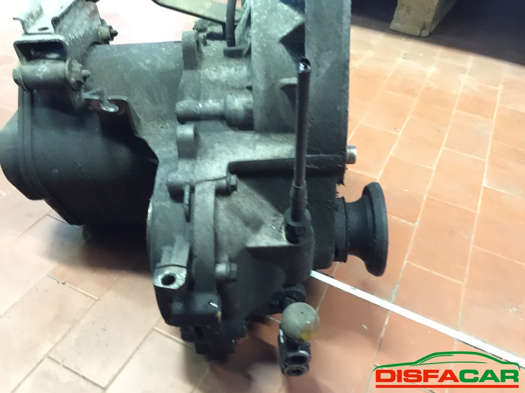 Cambio usato Seat Marbella 2000, codice 08NCB – foto 2 di 4