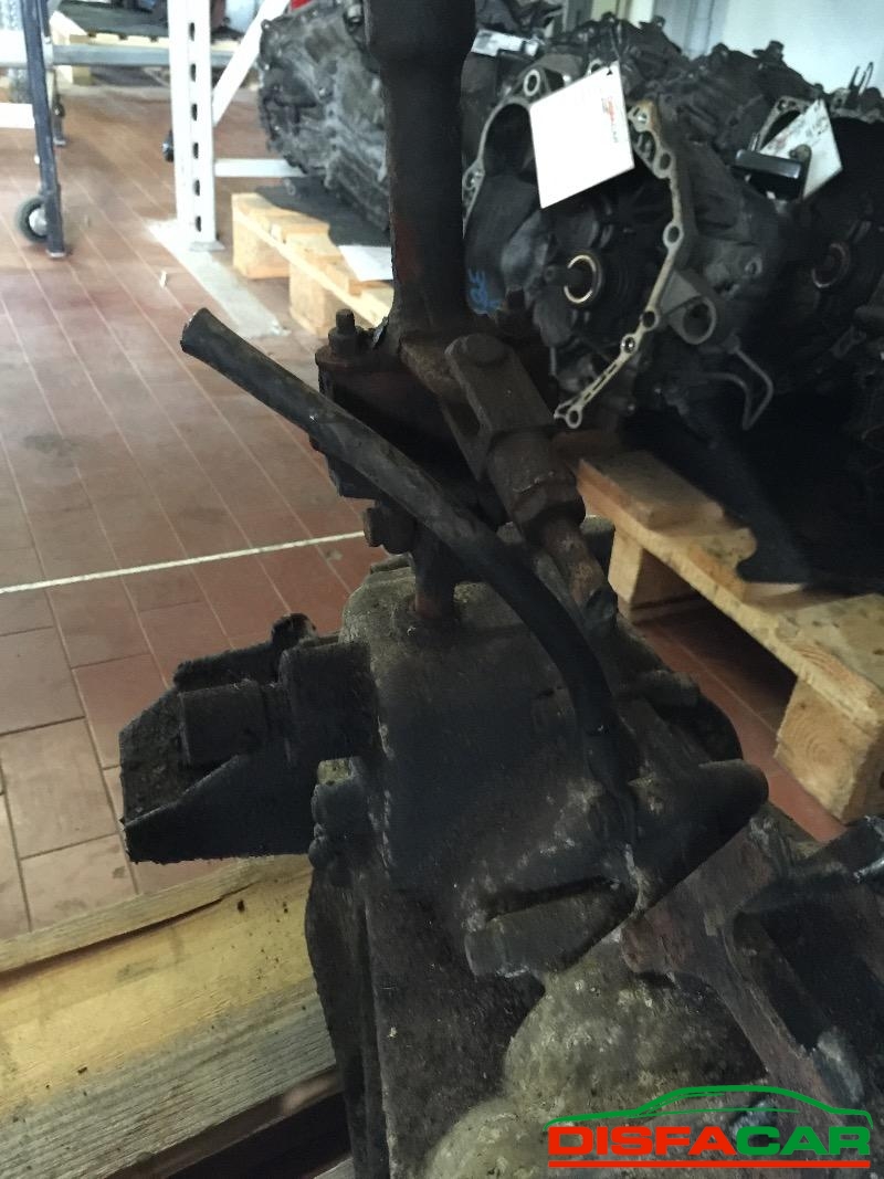 Cambio usato Lancia Fulvia leve marce alta 1966, codice 818100 – foto 3 di 4