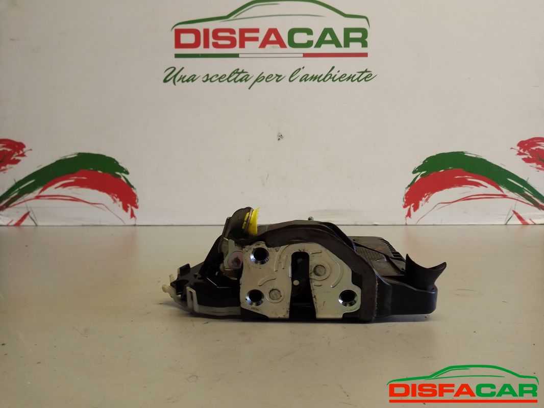 SERRATURE ELETTRICHE usato Toyota Yaris 2011 - Ricambio originale garantito