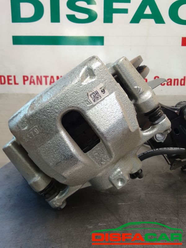 Mozzi montanti usati Toyota C-HR HYBRID (ANTERIORE DX CON AMMORTIZZATORE) 2016, codice 8484s – foto 2 di 7