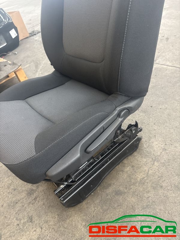 Ricambio usato Renault Trafic SEDILI RENAULT TRAFIC 2019 – foto 4 di 8