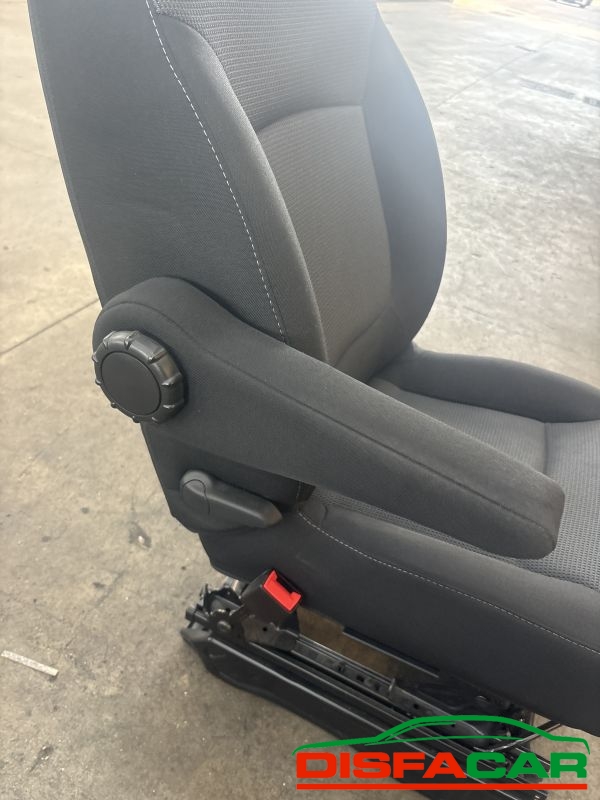 Ricambio usato Renault Trafic SEDILI RENAULT TRAFIC 2019 – foto 3 di 8