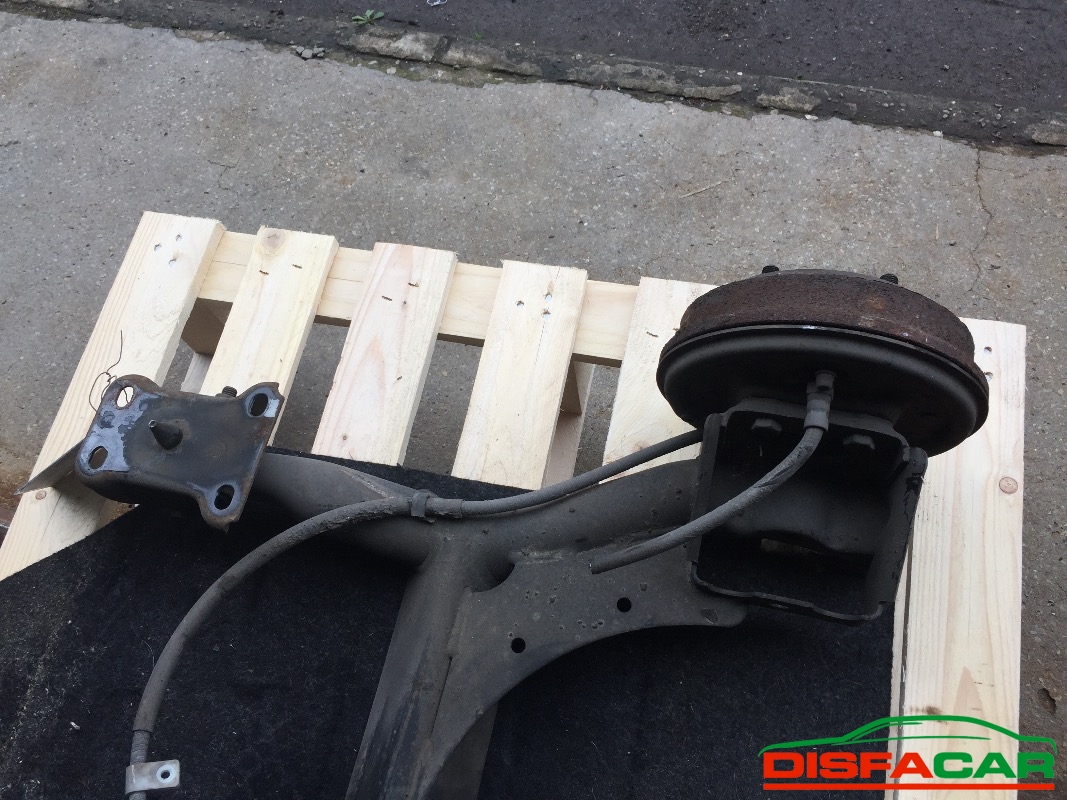Assale posteriore usato Renault Clio 2001, codice D4FB7 – foto 2 di 5