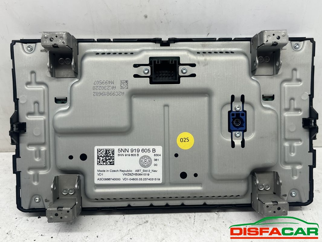 Ricambio usato Volkswagen T-ROC DISPLAY SCHERMO AUTORADIO 5NN919605B 2022 – foto 2 di 5