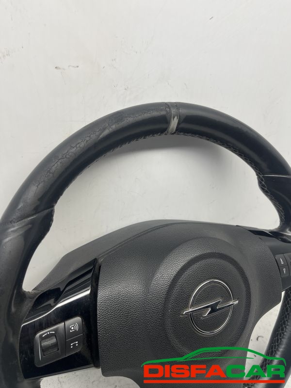 Ricambio usato Opel Corsa Opc volante usurato – foto 4 di 5