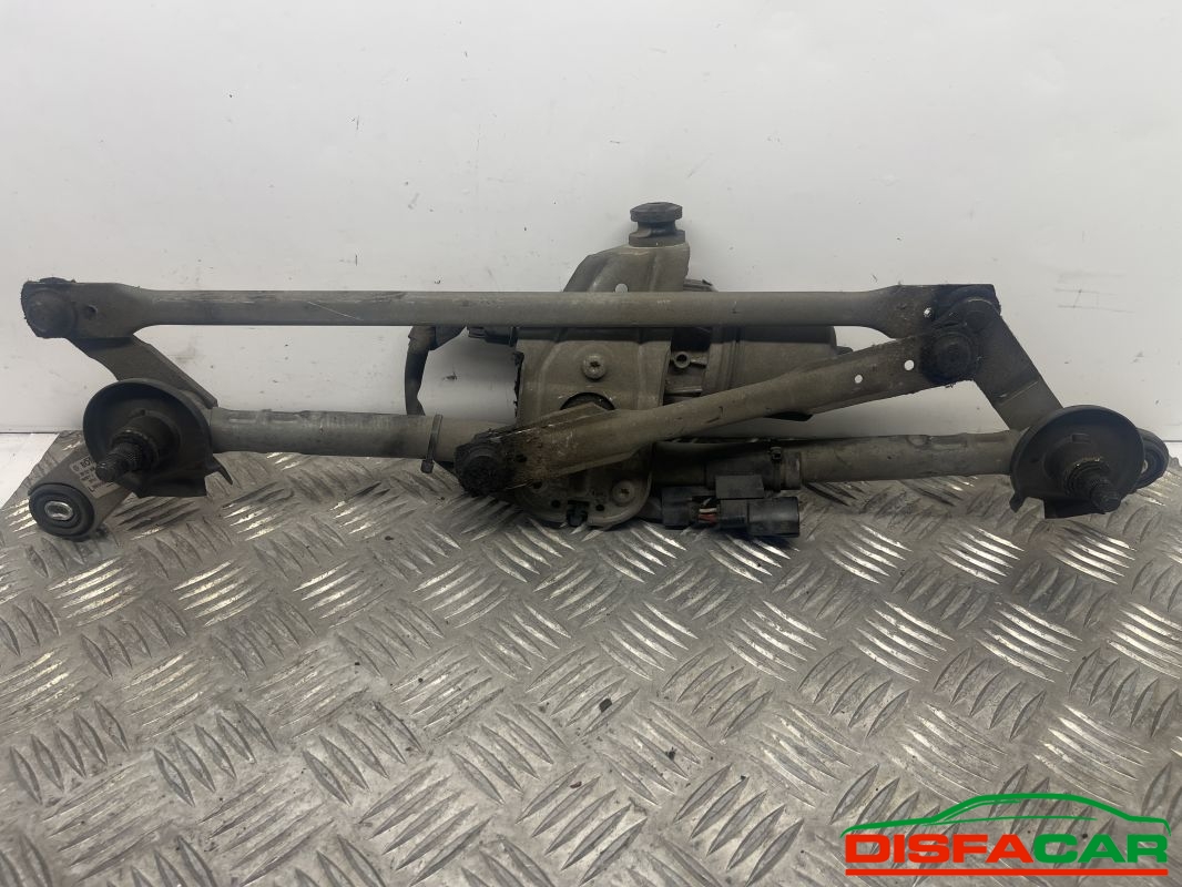Motorino tergicristallo usato Toyota Avensis 85110-05070-b, codice 0390241642 – foto 2 di 4