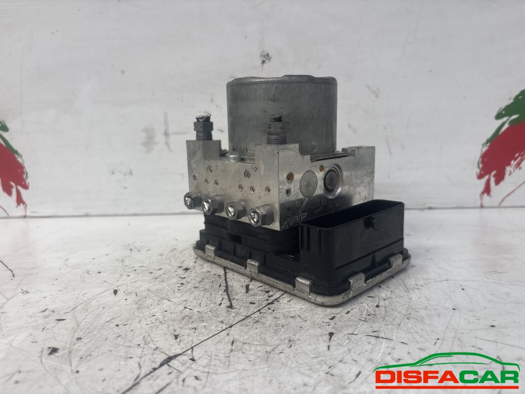 Centralina ABS usata Renault Trafic 2014, codice 476607165r – foto 5 di 7