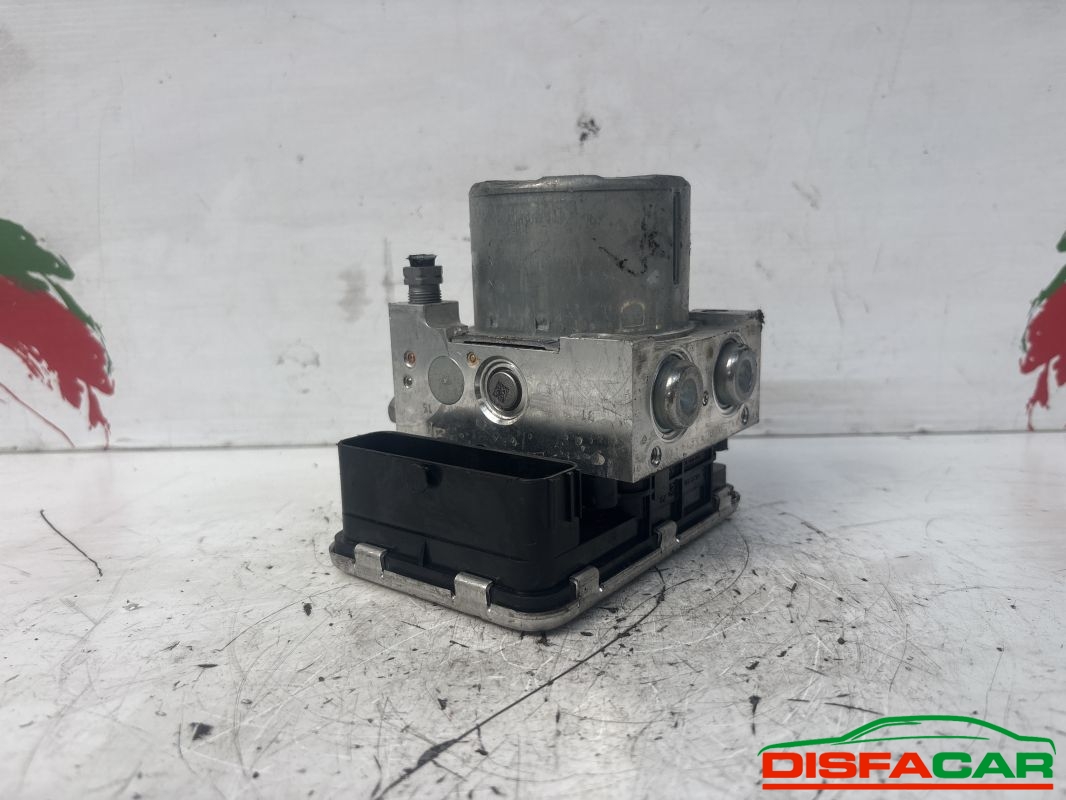 Centralina ABS usata Renault Trafic 2014, codice 476607165r – foto 7 di 7