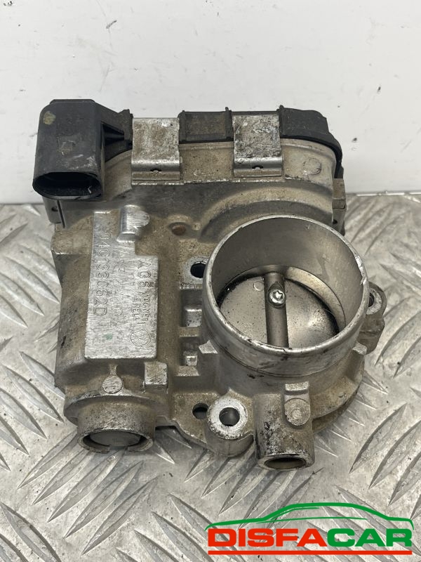 Corpo farfallato usato Volkswagen up!, codice 04c133062d – foto 2 di 5