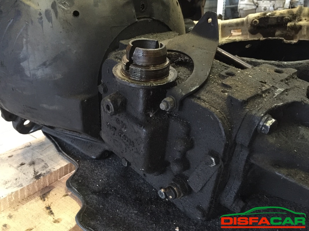 Cambio usato Ford Transit 1978, codice 4AA – foto 4 di 6