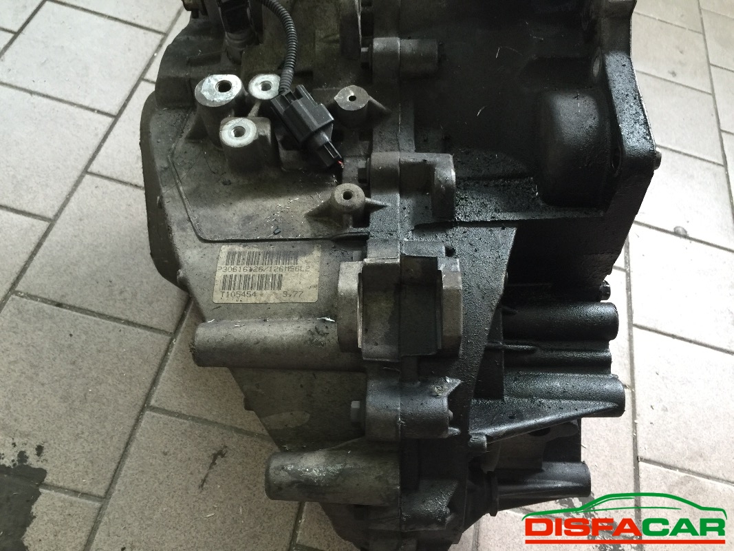 Cambio usato Volvo S40 V40 1999, codice D4192T3 – foto 2 di 5