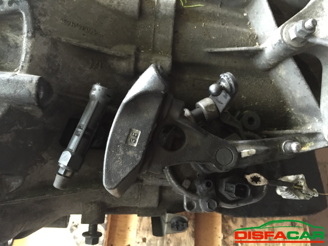 Cambio usato Volvo V50 2004, codice 4m5r7002cd – foto 3 di 9