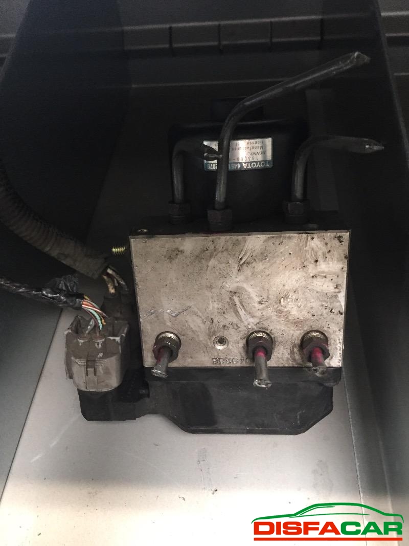 Centralina ABS usata Toyota Celica 2005, codice denso – foto 2 di 2