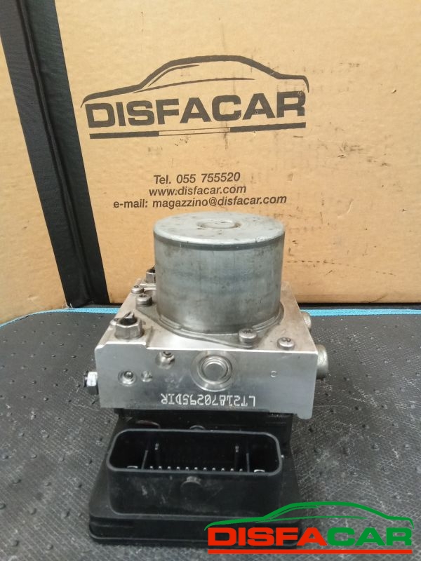 Centralina ABS usata Volkswagen up! SEAT Mii 2011, codice 1s0614517d – foto 7 di 8