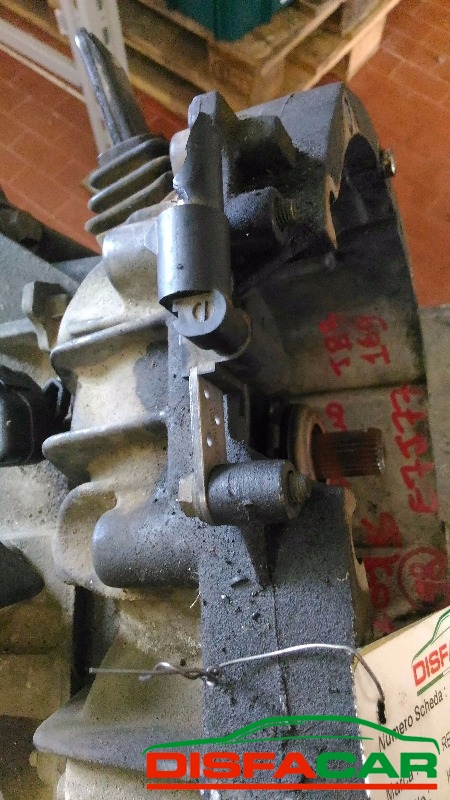 Cambio usato Renault Kangoo 1997, codice E7J77 – foto 9 di 14