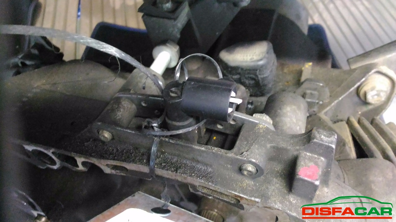 Cambio usato Renault Kangoo 1997, codice E7J77 – foto 11 di 14