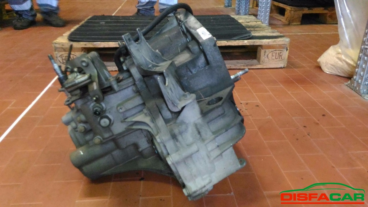 Cambio usato Renault Megane 2A SERIE - 2002, codice F9QE8 – foto 5 di 12